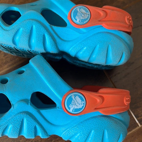 Boy toddler crocs - Picture 3 of 4